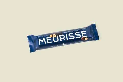 Pure chocoladereep met hele noten